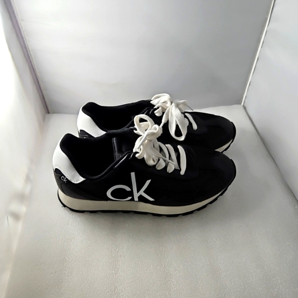 Woman's Sneakers & Athletic Shoes Calvin Klein Caden 2 Size 8.5M (TK)